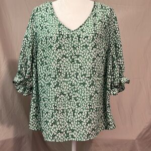 Well Worn brand Green Floral Blouse V-Neck Size XXL GUC